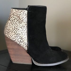 NEW - Very Volitale Animal Print Boots